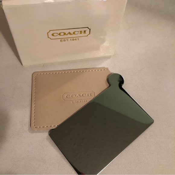 Coach pocket mirror in leather case - Picture 1 of 7